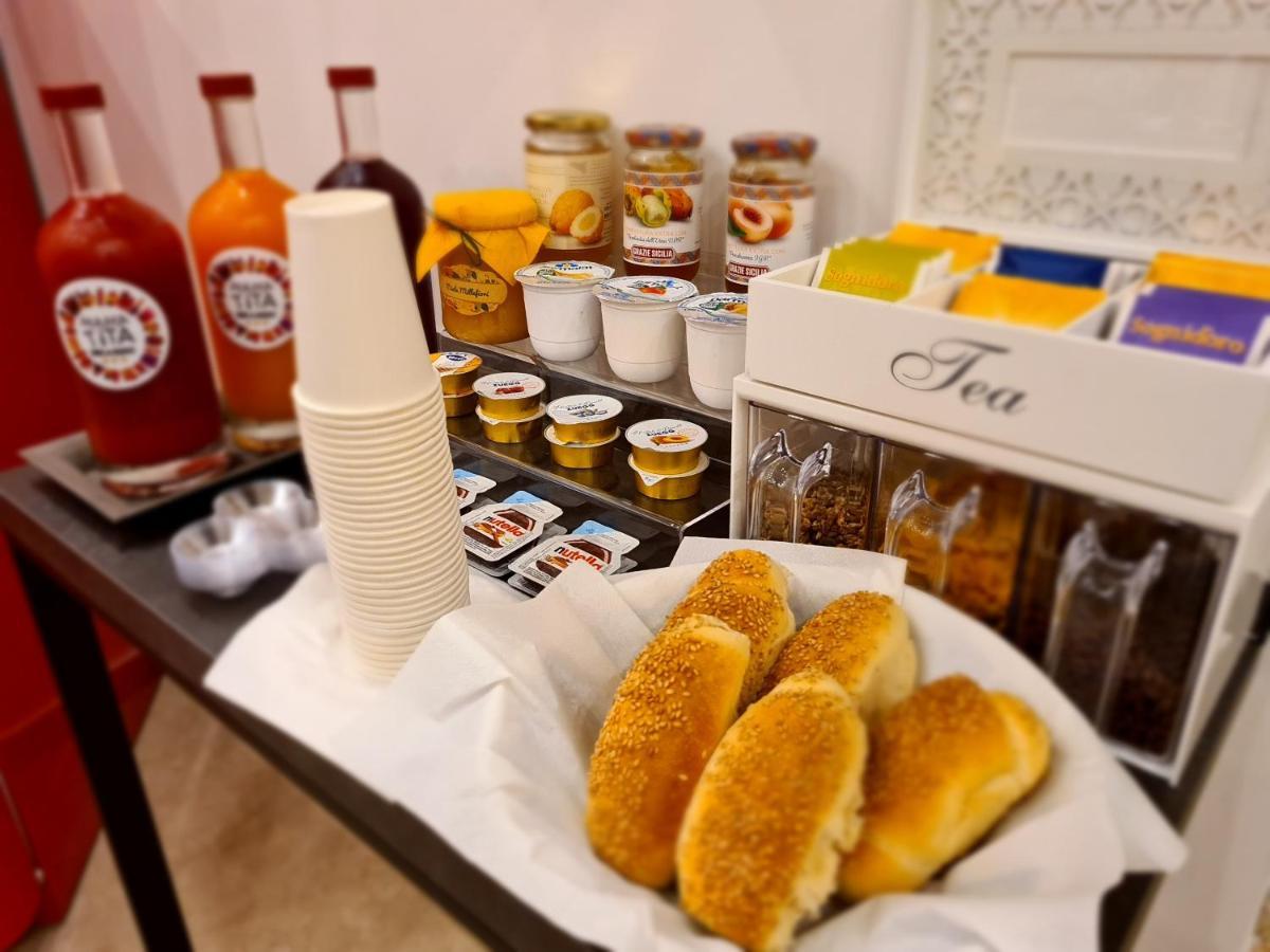 Mama Tita Rooms And Breakfast Palermo Exterior foto